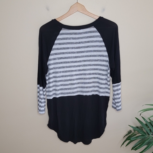 143 Story | Gray White Striped Black Color Blocked Tee Size Medium - Picture 2 of 6